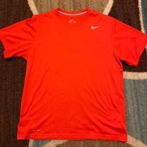 Men’s Nike shirt